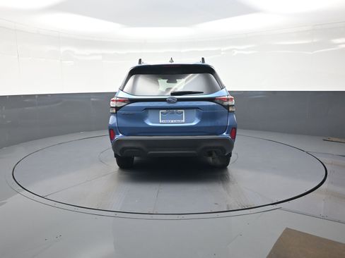 Used 2025 Subaru Forester Premium AWD/4WD image 4