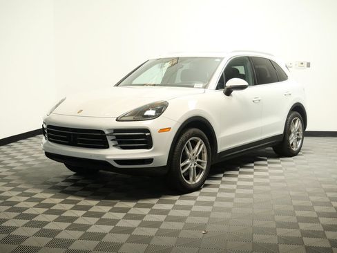 Used 2023 Porsche Cayenne AWD/4WD image 4