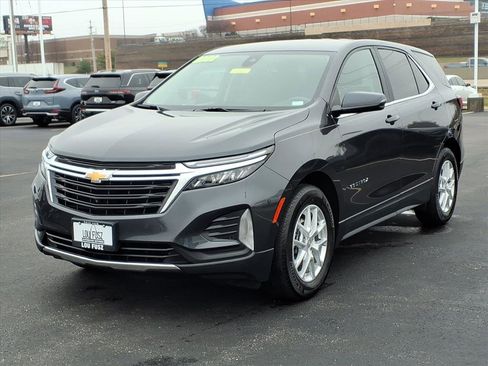Used 2022 Chevrolet Equinox LT image 2