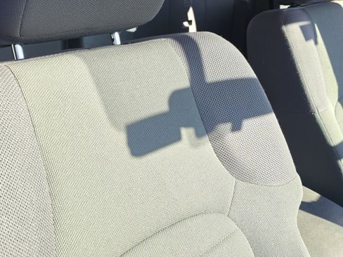 Used 2013 Nissan Frontier S image 21