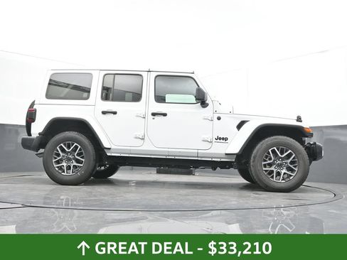 Used 2025 Jeep Wrangler Unlimited Sahara AWD/4WD image 39