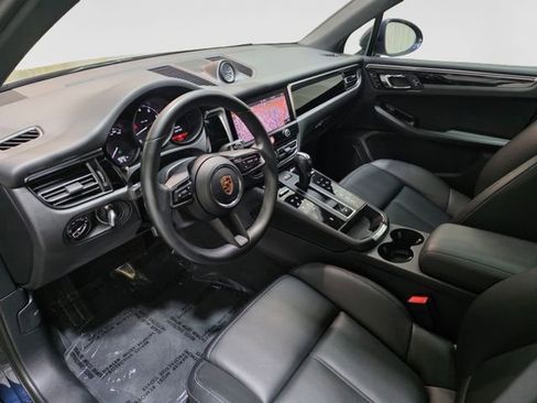 Used 2023 Porsche Macan AWD/4WD image 24