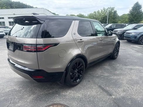 Used 2025 Land Rover Discovery Dynamic SE AWD/4WD image 6