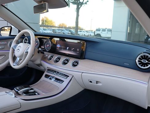 Used 2018 Mercedes-Benz E 400 Cabriolet w/ Premium 2 Package (Q02) image 17