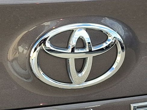 Used 2024 Toyota Camry LE image 31