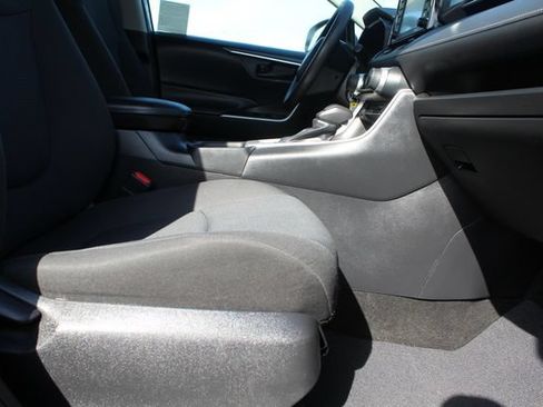Used 2021 Toyota RAV4 LE w/ Carpet Mat Package (TMS) FWD image 19