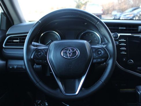 Used 2020 Toyota Camry SE image 16