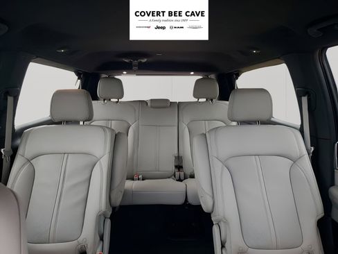 New 2026 Jeep Grand Wagoneer L 2WD image 44