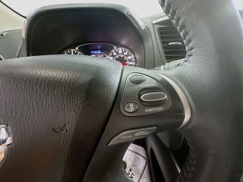 Used 2018 Nissan Pathfinder SV AWD/4WD image 37