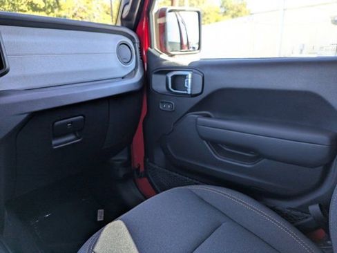 New 2025 Jeep Gladiator Willys image 27