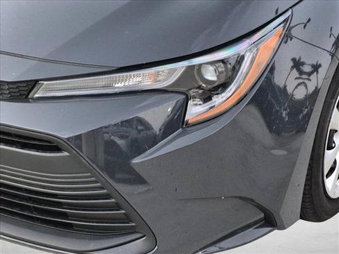 Used 2025 Toyota Corolla LE FWD image 10