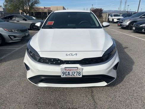 Used 2023 Kia Forte LXS w/ LXS Technology Package image 3