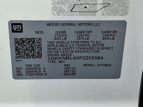 Used 2023 GMC Acadia SLE w/ Driver Convenience Package image 26