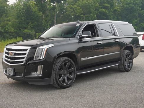 Used 2020 Cadillac Escalade ESV Luxury AWD/4WD image 12