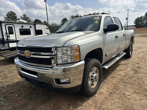 Used 2013 Chevrolet Silverado 2500 LT w/ Interior Plus Package image 3