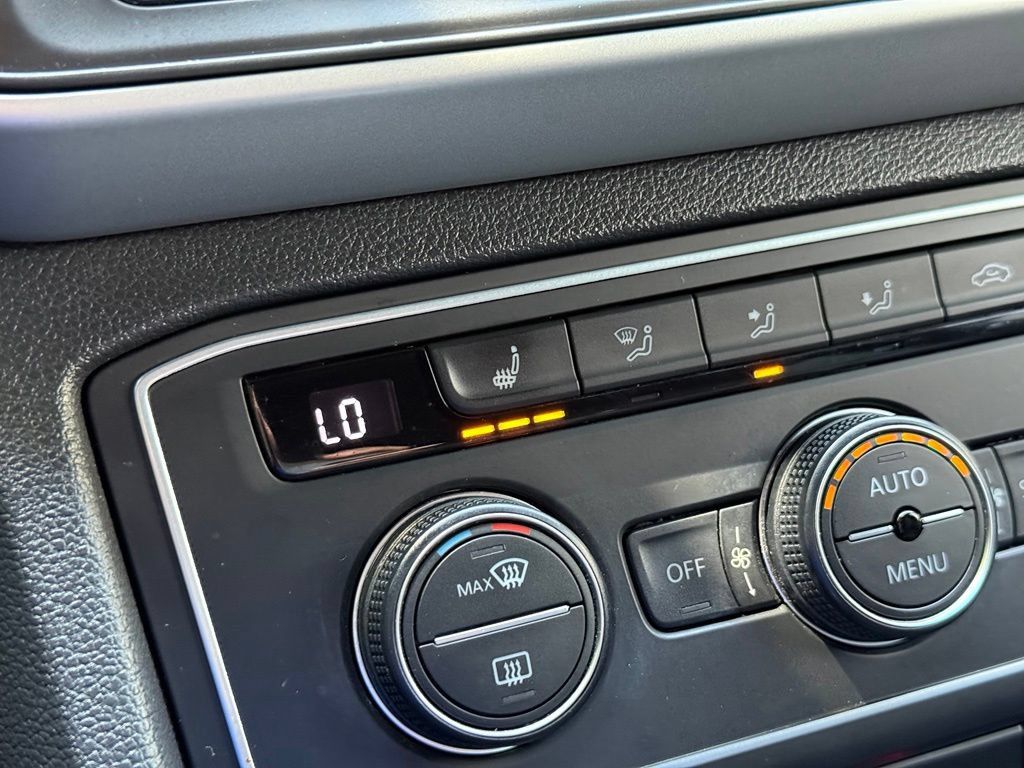 Used 2021 Volkswagen Atlas Cross Sport SE AWD/4WD image 5