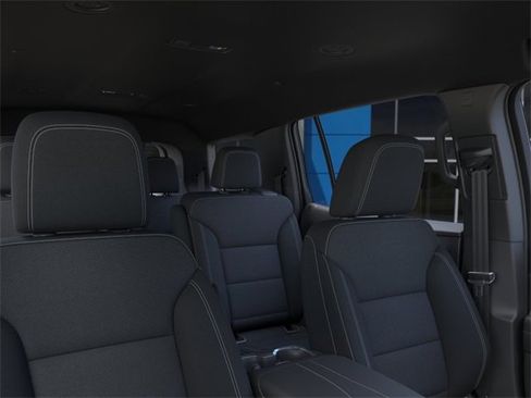 New 2025 Chevrolet Traverse LT image 24
