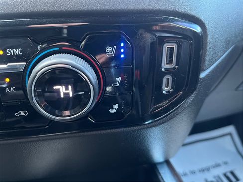 Used 2022 Chevrolet Silverado 1500 High Country w/ Technology Package image 48