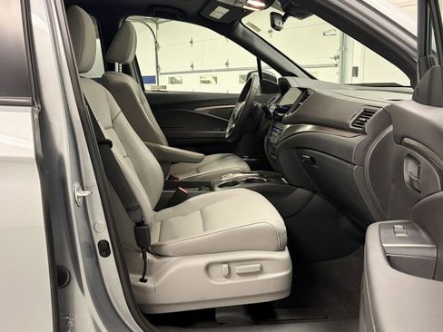 Used 2023 Honda Passport EX-L image 17