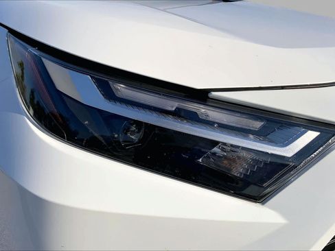 Used 2025 Toyota RAV4 XLE FWD image 27
