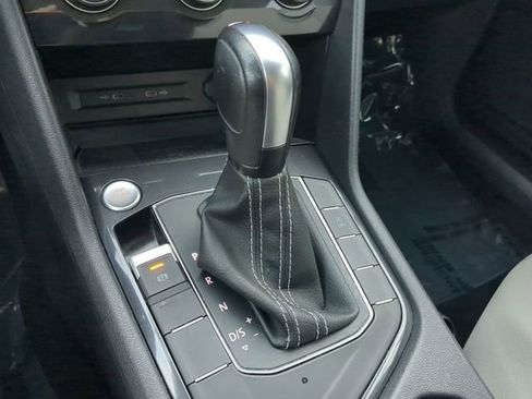 Certified 2021 Volkswagen Tiguan SE image 24