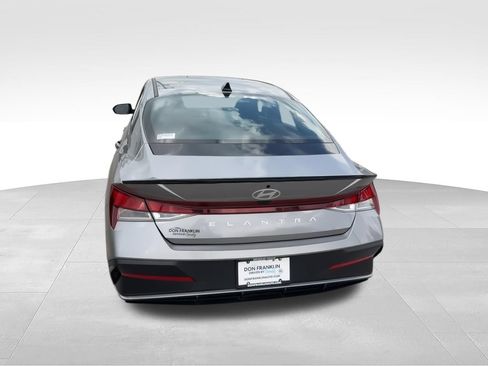 Used 2025 Hyundai Elantra Sport FWD image 7