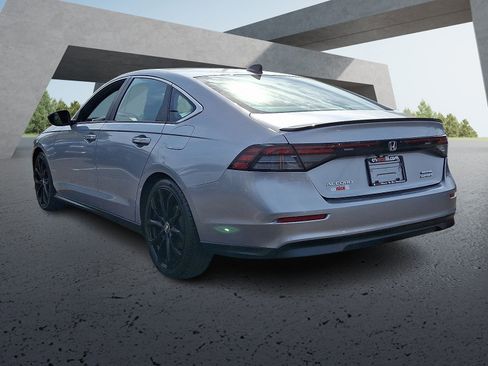 Used 2023 Honda Accord Sport image 4