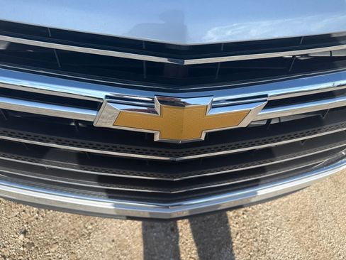 Used 2019 Chevrolet Traverse LS FWD image 11