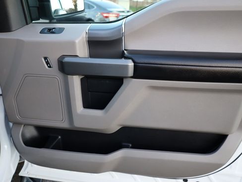 Used 2016 Ford F150 XLT w/ Equipment Group 302A Luxury image 15