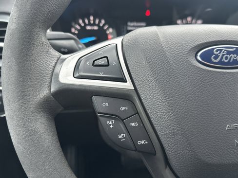 Used 2016 Ford Fusion SE image 21