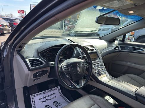Used 2018 Lincoln MKZ Reserve image 10