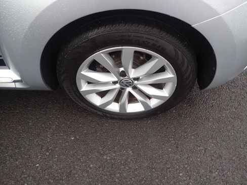 Used 2013 Volkswagen Beetle TDI FWD image 23