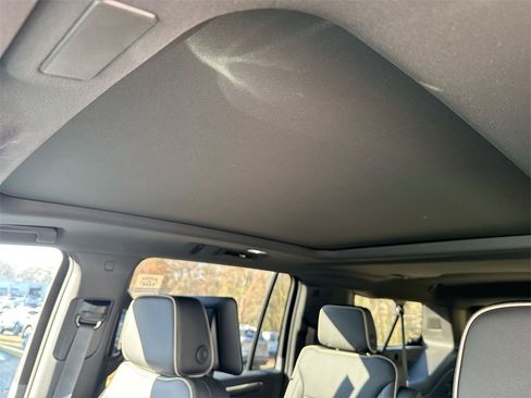 New 2026 Chevrolet Suburban Premier image 20