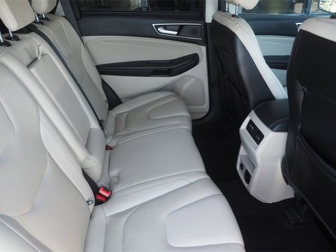 Used 2022 Ford Edge Titanium image 23