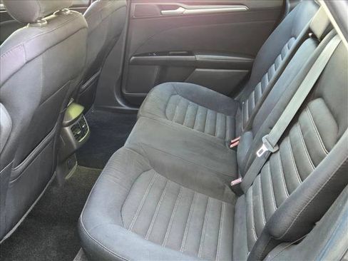 Used 2015 Ford Fusion SE FWD image 16