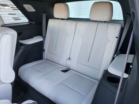 Used 2026 Cadillac Vistiq Luxury w/ LPO, Floor Liner Package image 16