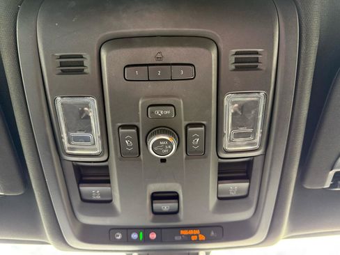 Used 2022 GMC Yukon XL Denali image 39