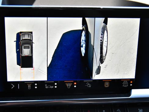 Used 2024 Chevrolet Silverado 1500 LTZ w/ Technology Package image 26