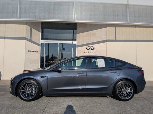 Used 2022 Tesla Model 3 Long Range AWD/4WD image 3