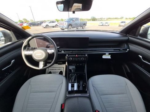 Used 2025 Hyundai Santa Cruz SE AWD/4WD image 21