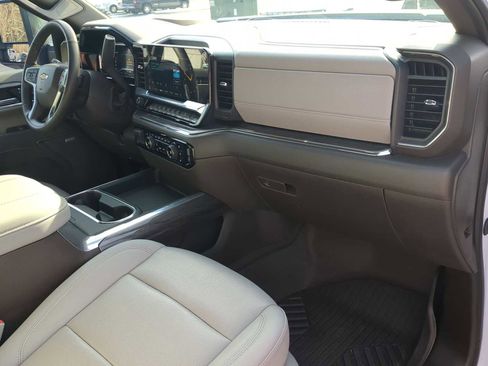 Used 2024 Chevrolet Silverado 2500 LTZ w/ LTZ Plus Package image 30
