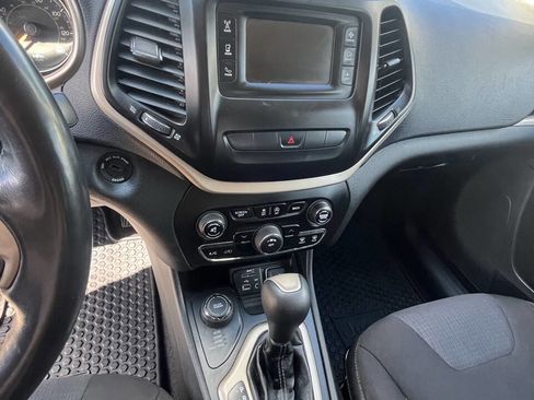 Used 2015 Jeep Cherokee Latitude w/ Cold Weather Group image 15