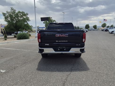 Used 2022 GMC Sierra 1500 SLE AWD/4WD image 4