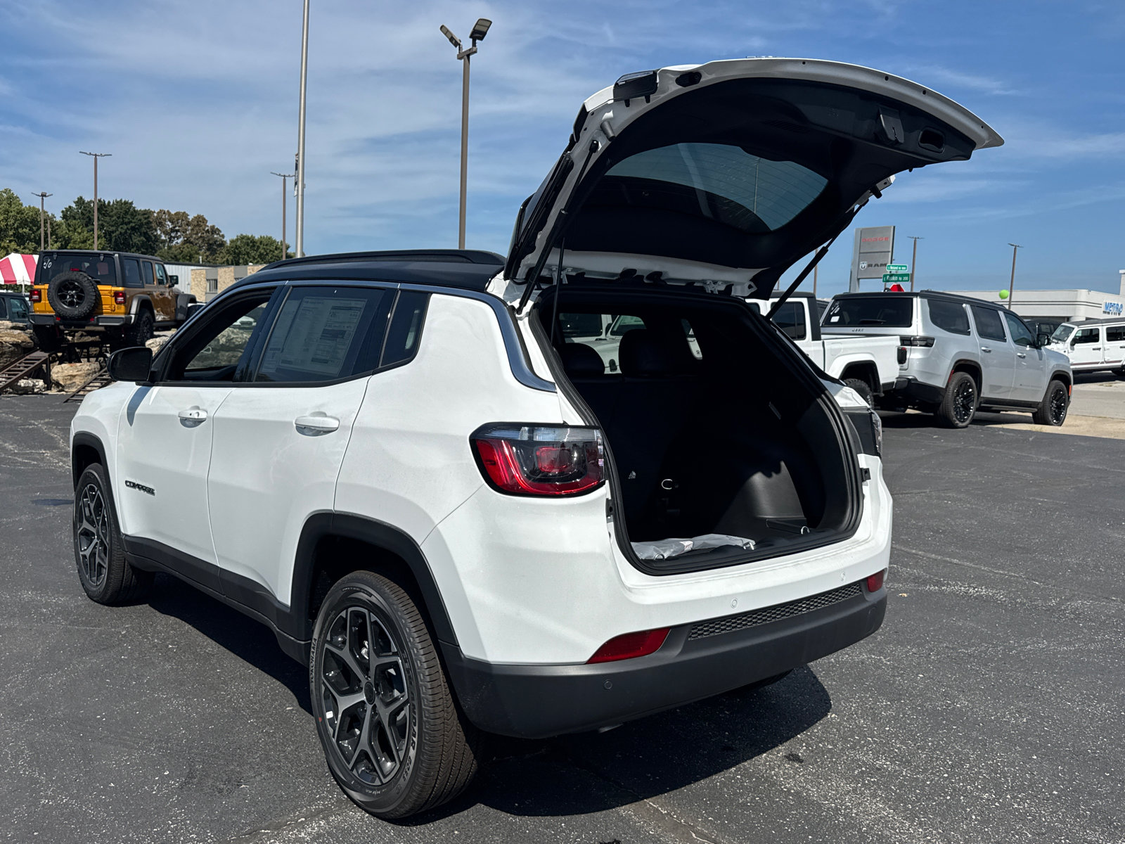 New 2026 Jeep Compass Limited AWD/4WD image 17