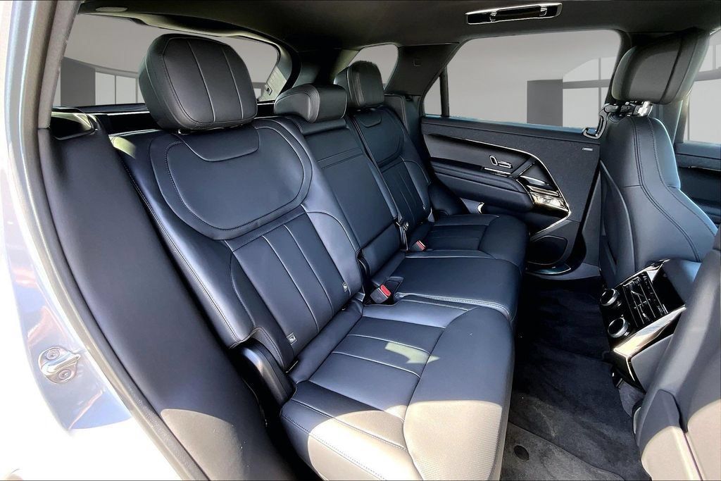 New 2026 Land Rover Range Rover Sport Dynamic SE AWD/4WD image 10