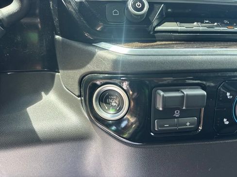 Used 2022 Chevrolet Silverado 1500 LT w/ Convenience Package II AWD/4WD image 5