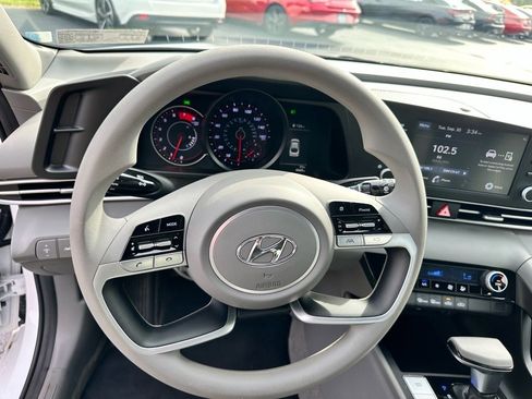 Used 2023 Hyundai Elantra SEL w/ Cargo Package image 17