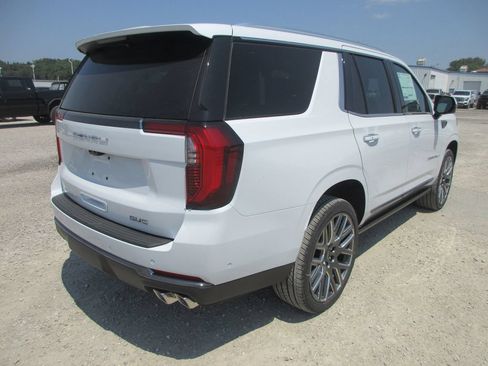 New 2026 GMC Yukon Denali Ultimate AWD/4WD image 4