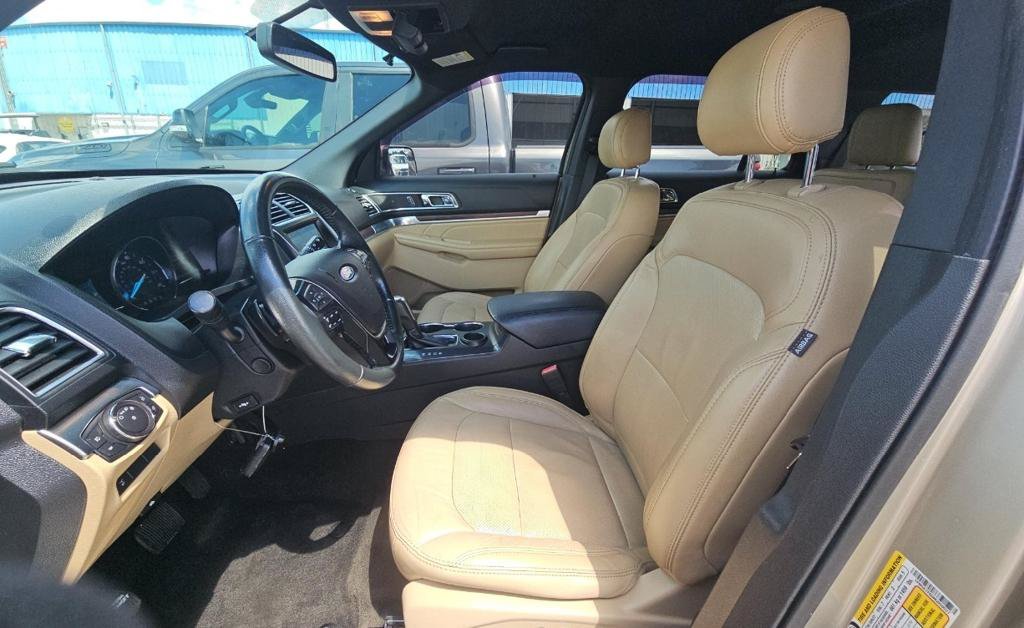 Used 2017 Ford Explorer Limited FWD image 11