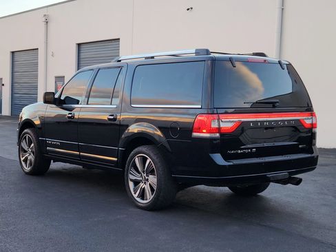 Used 2016 Lincoln Navigator L Select image 3
